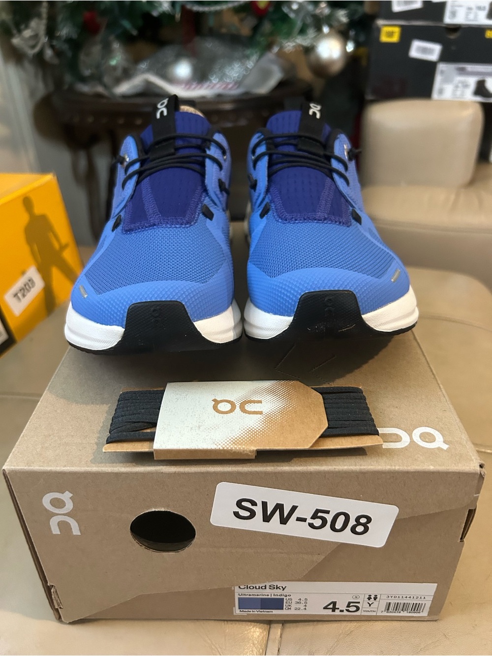 On Cloudswift Women's Athletic Shoes in Blue